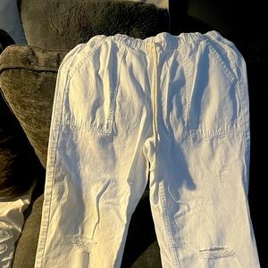Aerie white beachy pants Medium NEVER WORN!